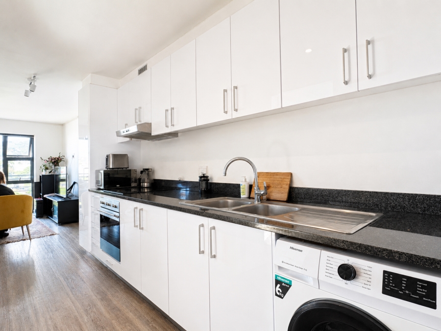 2 Bedroom Property for Sale in Zonnebloem Western Cape